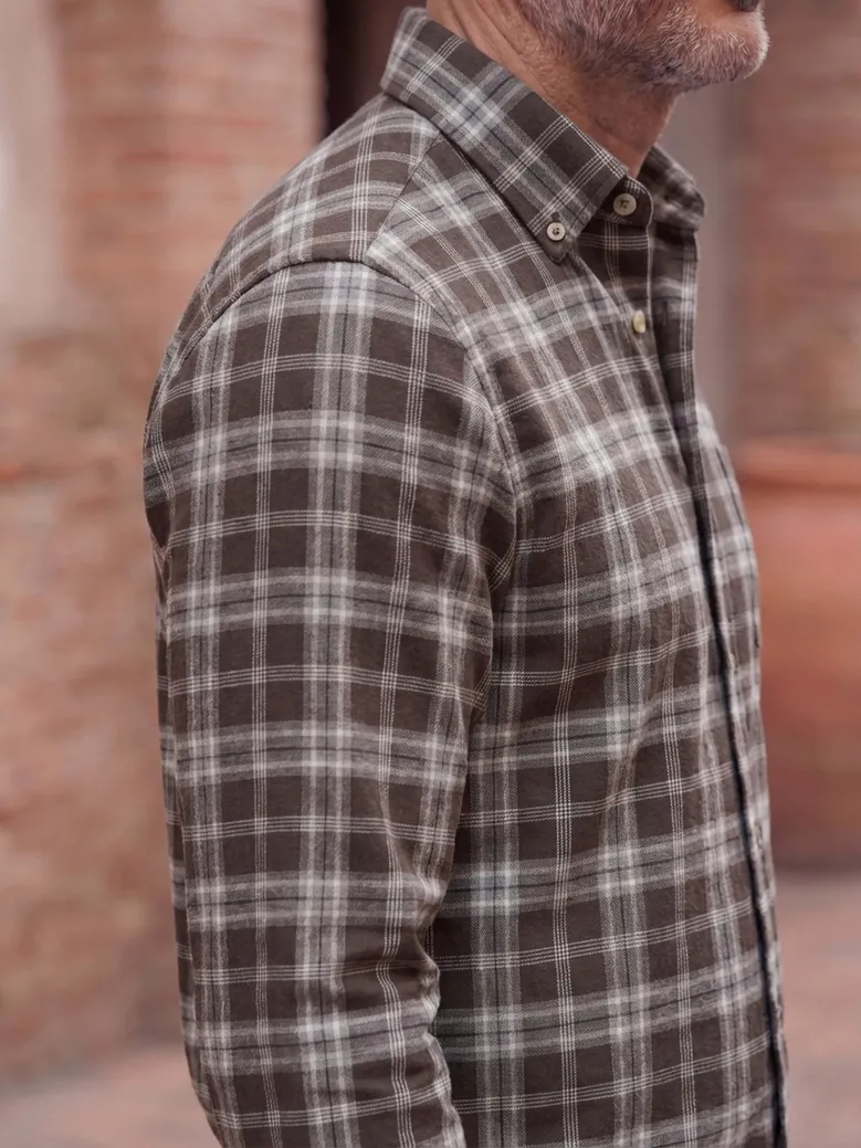 Camicia bianca in popeline facile da stirare