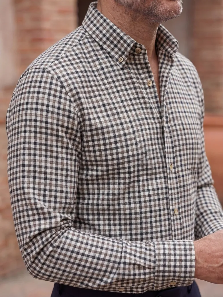 Camicia bianca in popeline facile da stirare