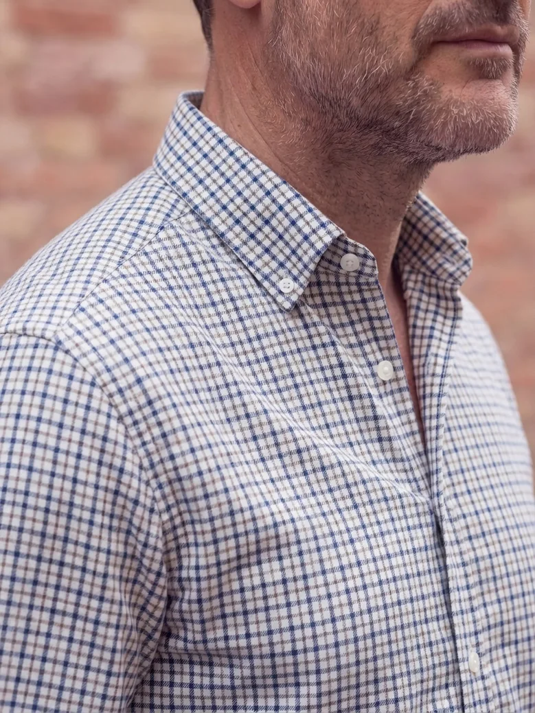 Camicia bianca in popeline facile da stirare