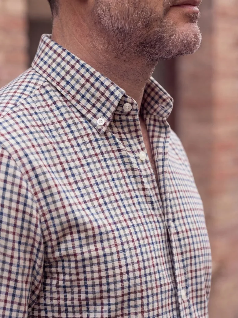 Camicia bianca in popeline facile da stirare